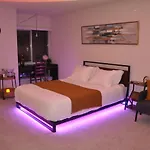 Private Room & Bathroom In Shared Oceanfront Home, Marina Del Rey